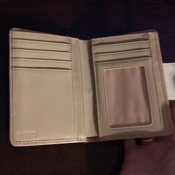 Cream coach wallet - Picture 3 of 5
